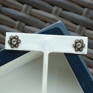 NWT FLOWER SHAPE STUD ANTIQUE SILVER METAL EARRING